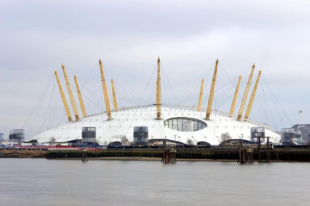 Full Apartment Close To Excel Centre, London City Airport , O2 Arena المظهر الخارجي الصورة